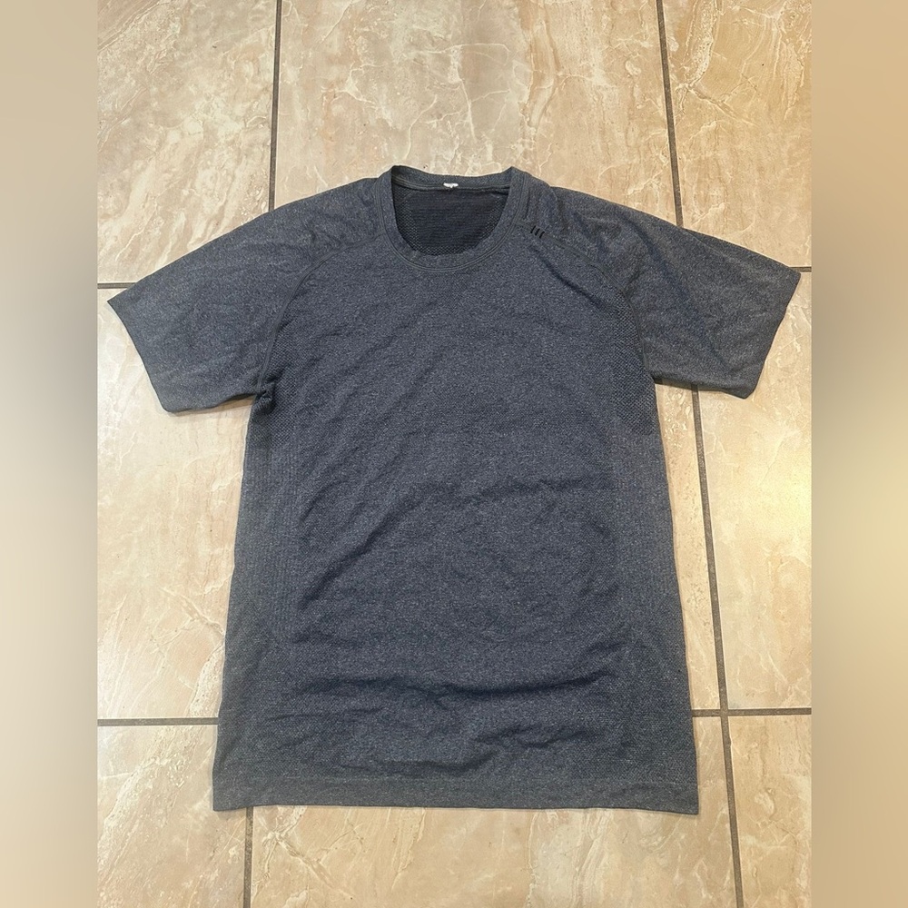 Grey lululemon Swiftly Short Slevee Size S